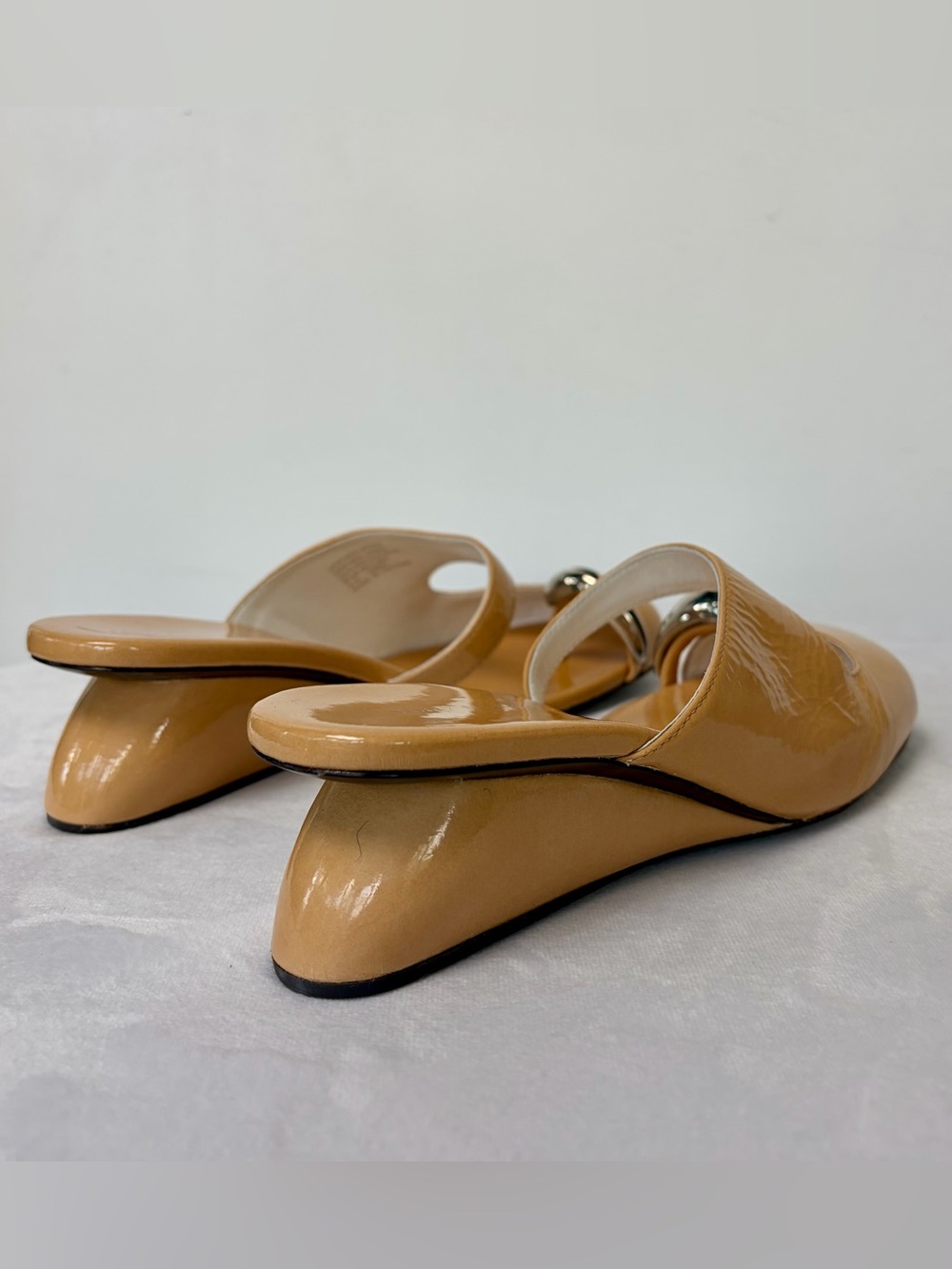 Tory Burch Pierced Mule Wedge, tan patent leather, silver, new in box, 6.5 - Picture 9 of 16